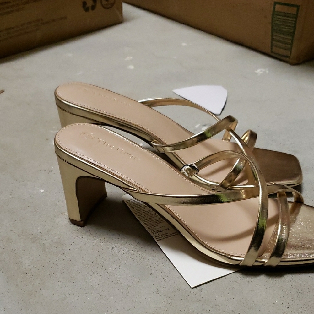 Nwt Women's Gold Strappy Heels - Picture 2 of 4